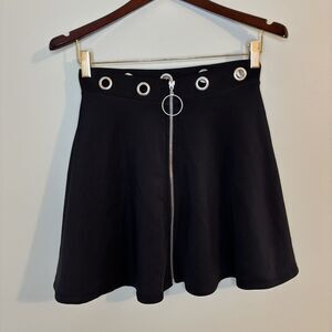 HOT TOPIC Womens Small Black Skater Skirt Grommets Zipper Pockets Goth Grunge
